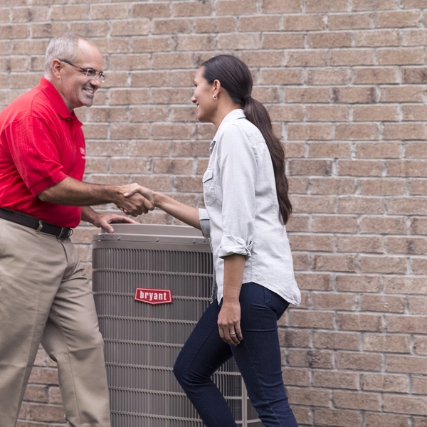 waman shaking tech hand